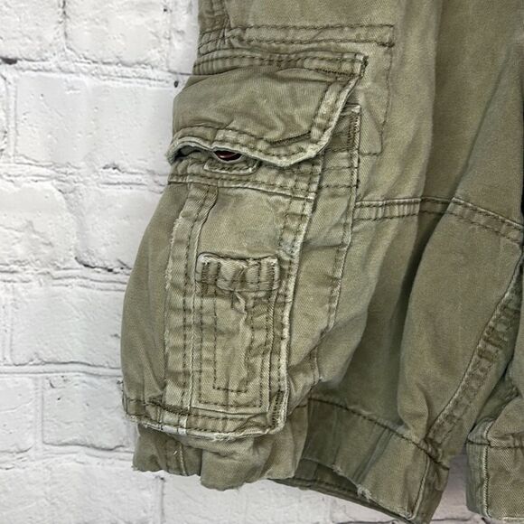 Boys Olive Green Cargo Shorts, size 10, Slightly Distressed Shorts, Abercrombie - Picture 4 of 8